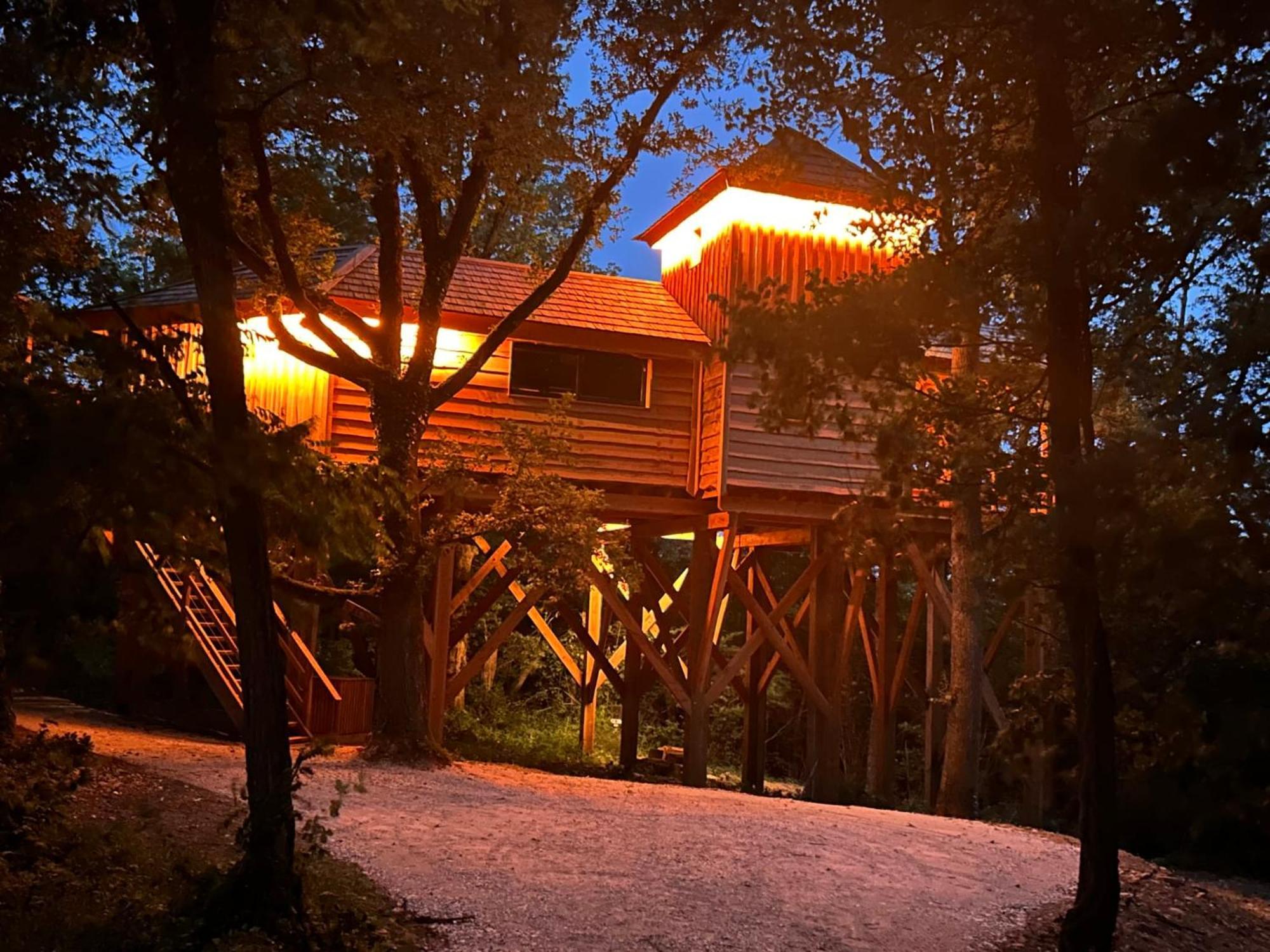 Dolce Et Cabane Berat Buitenkant foto